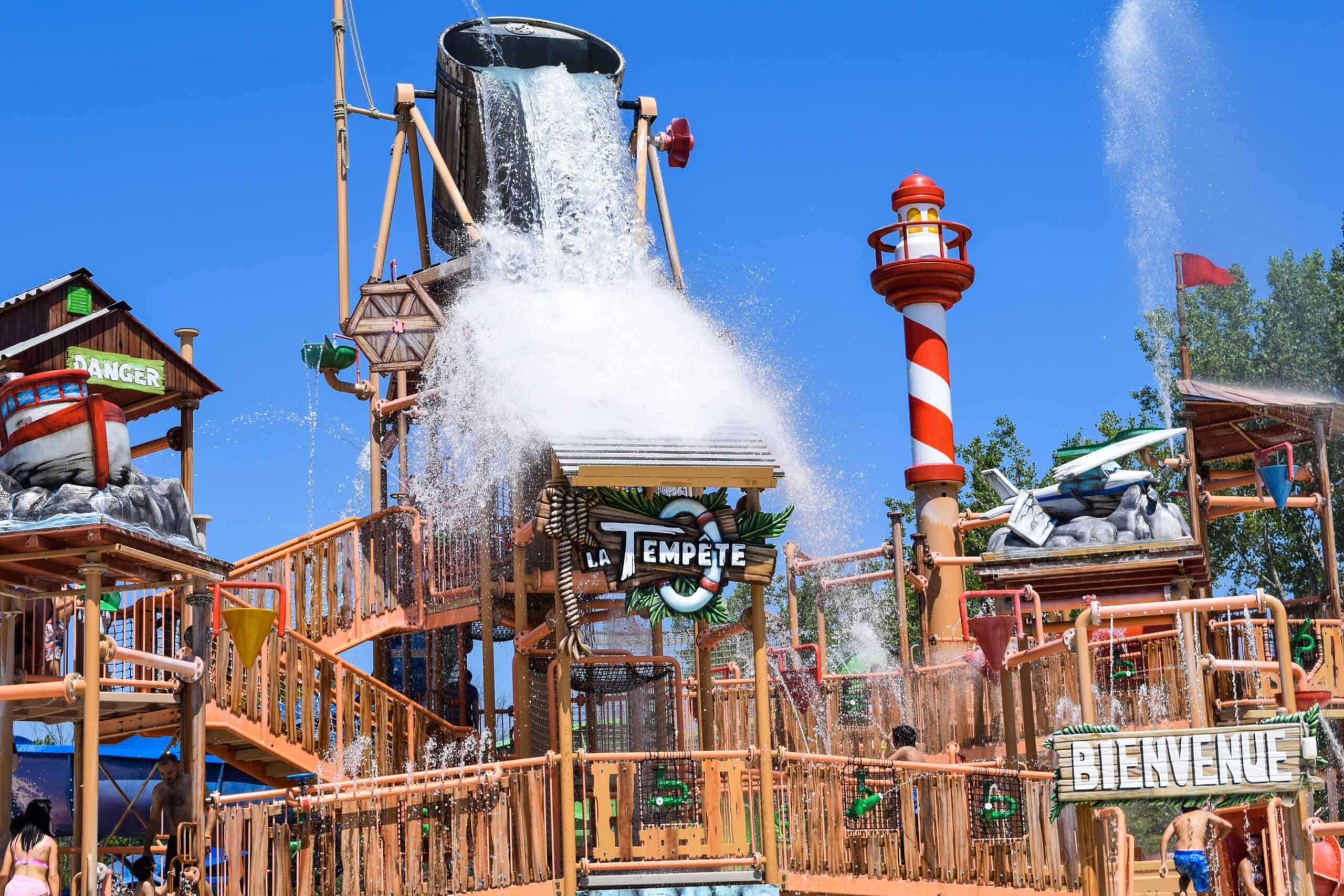 Gros module d'eau avec chaudière qui s'appelle La Tempête