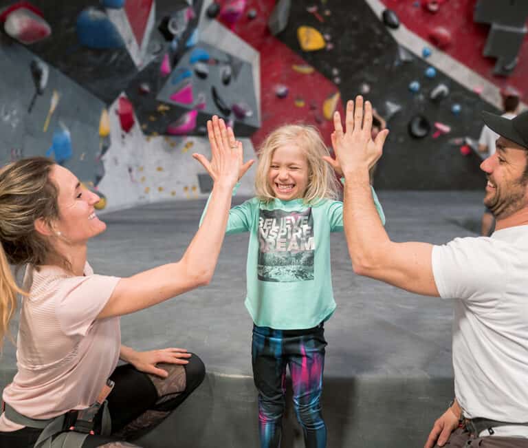 Famille au Crux centre d'escalade